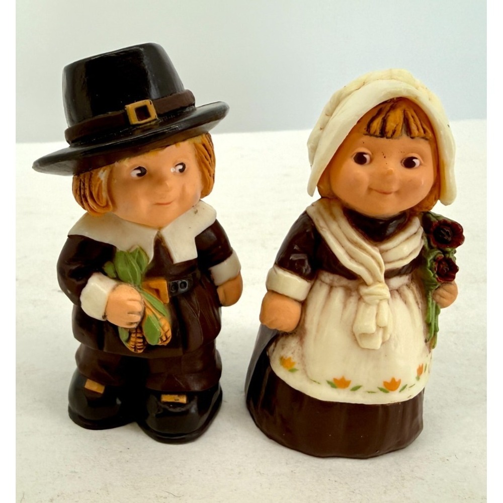 Vintage Hallmark Thanksgiving Pilgrim Salt and Pepper Shakers Plastic Children